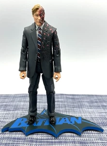 DC Movie Masters Dark Knight TWO FACE HARVEY DENT Figure Mattel - Picture 1 of 5