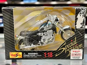 1/18 Triumph 900 Motorcycle Maisto Diecast Model - Picture 1 of 2