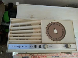 Vintage GE General Electric Tube Radio T-236A - Picture 1 of 6