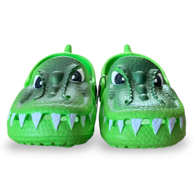 DreamWorks Shrek Crocs Classic Clog Women's Size 7 - Juniors Size J5 NEW