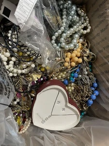 15 Pounds Vintage To Modern Costume Jewelry Lot Wearable Craft Repair Repurpose - Picture 1 of 9