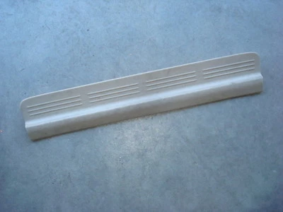 Mazda 626 1999 puerta delantera alféizar rasguño panel adorno atasco lado derecho OEM Foto 1 de 3