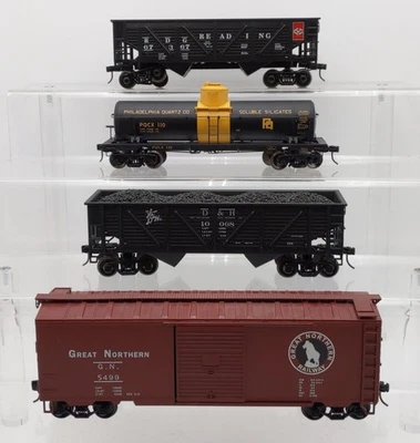 Atlas & Others O Scale 2 Rail Freight Cars: 110, 5499, 10068, 67367 [4] - Image 1 of 4