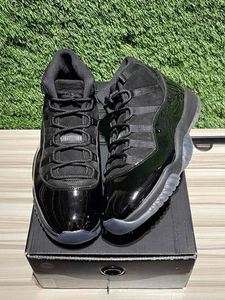 Size 10M/11.5W - Jordan 11 Retro Cap and Gown Sz 10M 378037-005 Pre-Owned - Picture 1 of 6