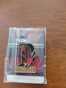Disneyland VIP Tours Exclusive "D" Pin - Picture 1 of 2