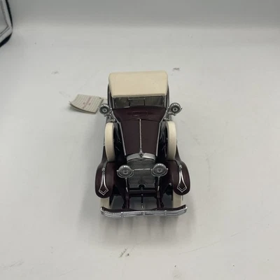 1/24 Franklin Mint 1925 Hispano-Suiza H6B Kellner Maroon/ White W/ Box Paperwork - Image 1 of 4