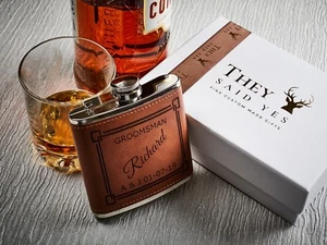 PERSONALISED Hip Flask Pocket 6oz Silver Plated Engraved Crest Gift BEST MAN - Foto 1 di 3