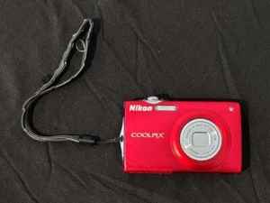 Nikon Coolpix S205 rot Digitalkamera - ungetestet BESCHREIBUNG LESEN, WIE ABGEBILDET - Bild 1 von 15