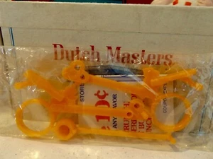 1981 CAP'N CRUNCH TENNIS TISCHTENNIS DAUMENPADDEL CEREAL PREMIUM IN ORIG. PAKET - Bild 1 von 5