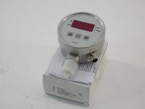 Krones PM82-3110-330 3" Digital Pressure Gauge 0-10bar 10-30VDC - NEW Surplus! - Picture 1 of 9