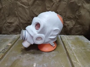 Vintage Soviet Russian USSR Military PMG Gas Mask EO-18 Nerekhta, Size 3 - Picture 1 of 8