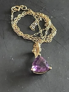 9ct Gold Amethyst Trillion Gemstone Pendant On Necklace Chain 1.3g Hallmarked - Picture 1 of 24