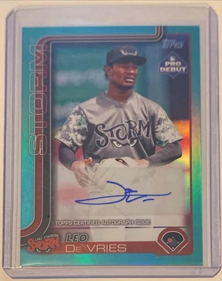 2025 Topps Pro Debut Aqua Auto Leo De Vries #PD-17 03/75 - Image 1 of 2