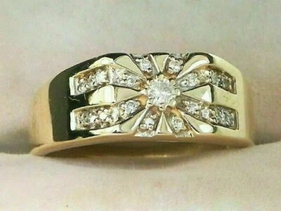 Anillo banda meñique de diamantes simulados de corte redondo de 2,0 quilates enchapado en oro de plata 925 para hombre Foto 1 de 3