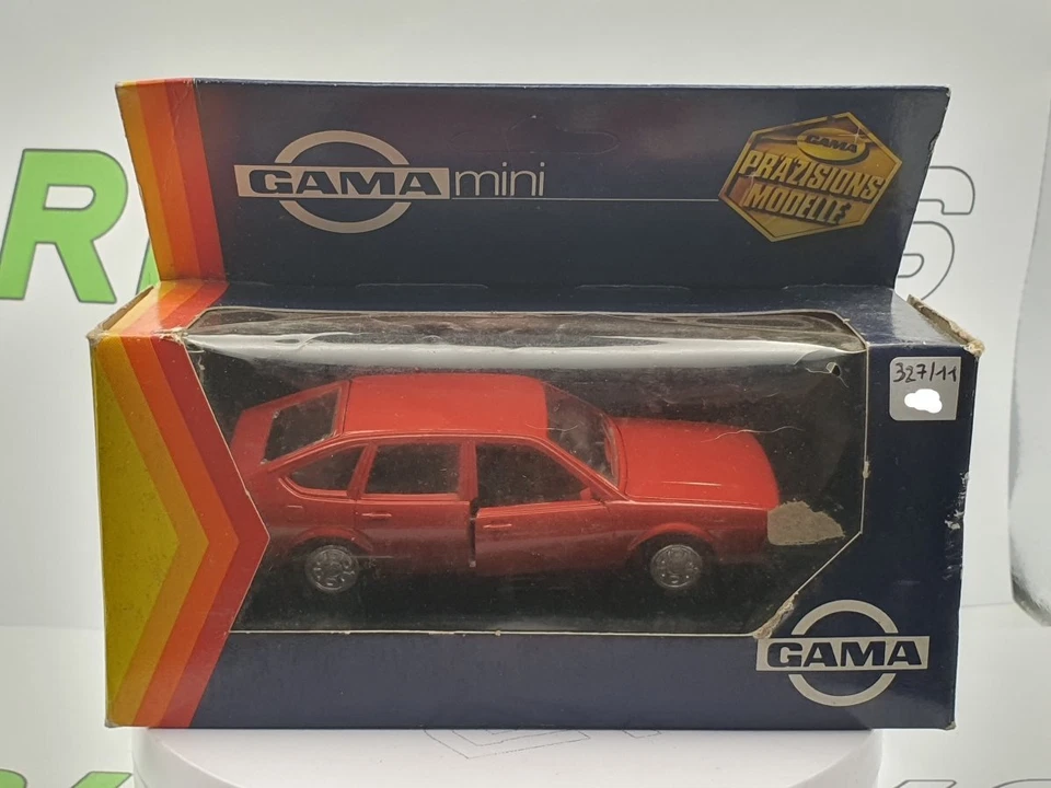 Volkswagen Passat Gama 1/43 - Immagine 1 di 1
