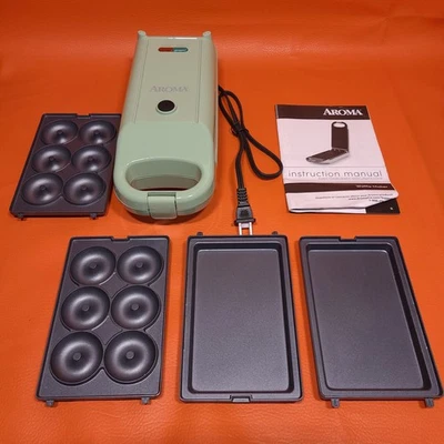 Aroma 交换和翻盖华夫饼迷你甜甜圈制造商易烤盘型号 AWM-1220G 6 盘 — 第 1/4 张图片