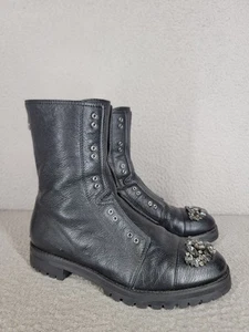 Stivali da combattimento Jimmy Choo Hatcher neri pelle granulosa dettagli cristallo taglia 40 - Foto 1 di 19