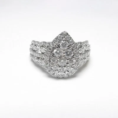 Estate 10K White Gold 115 Round Brilliant Cut Diamond Cluster Ring 1.50 Cts - Image 1 of 4