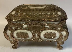 Vintage Large Metal Jewelry Box Gold & White Floral Design 7.25 X 5 X 5 - Picture 1 of 18