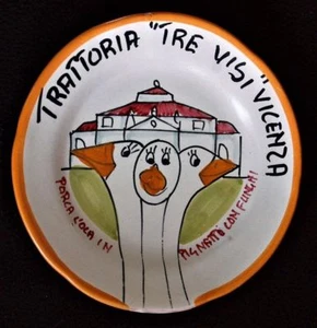 BUON RICORDO PLATE SOLIMENE VIETRI ITALIAN CERAMIC VICENZA PORCA L'OCA 1996RARE - Imagen 1 de 2