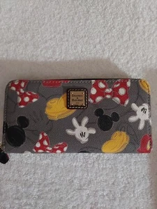DOONEY &  BOURKE DISNEY PARKS "MICKEY MOUSE" BODY PARTS  CLUTCH - Picture 1 of 15