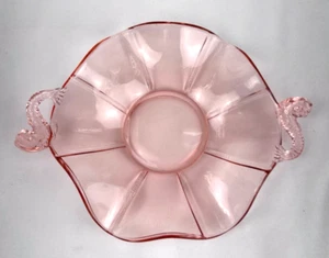 Rosa Depression Glas Bonboniere mit Koi Fisch Griffe - Bild 1 von 3