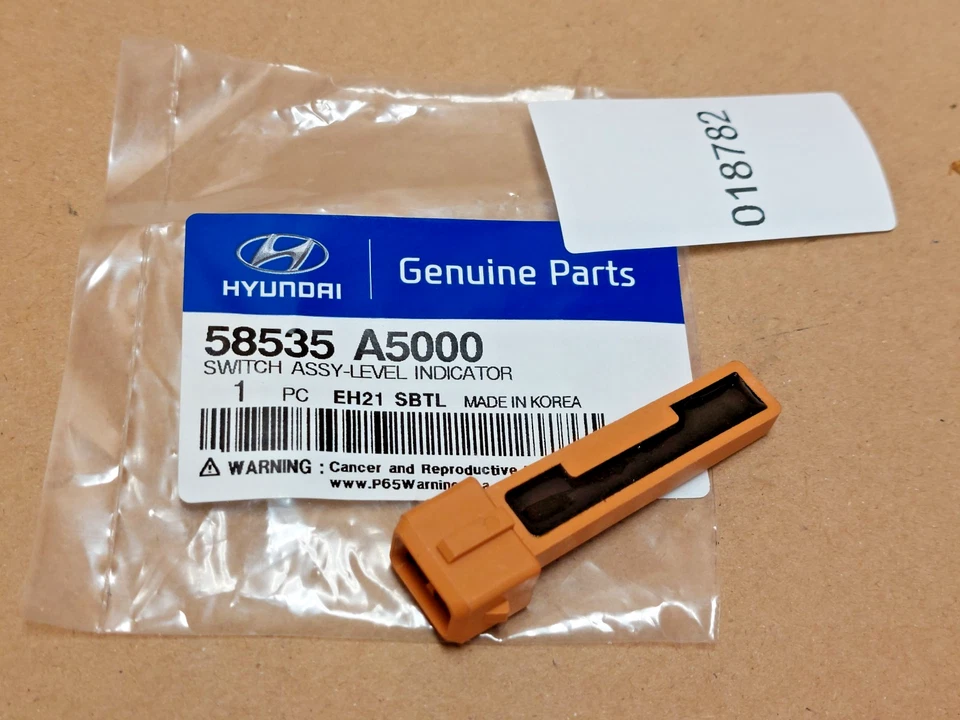 Interruptor sensor indicador nivel líquido frenos Hyundai Kona 17-23 58535A5000 genuino Foto 1 de 4