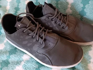 Men Nike Air Jordan Eclipse Sneaker Shoes Grey Gray Size 8 1/2  724010-005 - Picture 1 of 8