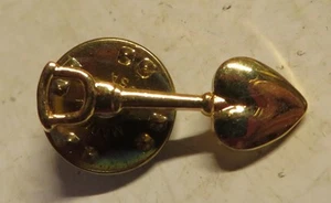 Vintage Golden Heart Shape Gold Tone Shovel Lapel Hat Pin 7/8" Long Unbranded - Bild 1 von 5