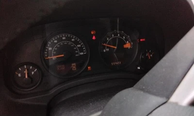 Jeep Patriot OE 2017 velocímetro calibre grupo 99 k millas Foto 1 de 4