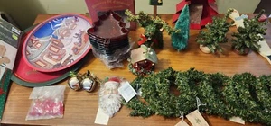 DE COLECCIÓN AÑOS 80 ~ LOTE NAVIDAD elfo SANTA dulces platos campanas coronas decoración - Imagen 1 de 24