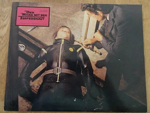 Aushangfoto #115 DER MANN MIT DER TORPEDOHAUT Klaus Kinski Michel Constantin - Picture 1 of 1