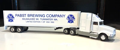 Semirremolque Road Champs Pabst Brewing Company No. 9005 escala 1:64 Foto 1 de 4