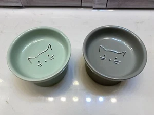 Signature Cute cat face ❤️Elevated cat bowl Mint & Gray set of 2 New - Picture 1 of 6