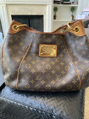 Auténtico Louis Vuitton Galleria Hobo Foto 1 de 4