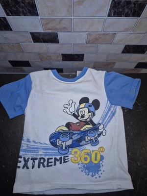 Camisa Disney Blanca y Azul Mickey Skateboarding Extreme 360 SS Talla 4T  Foto 1 de 3