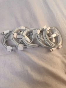 Apple Apple USB-C to Lightning Cable - White - Zdjęcie 1 z 5