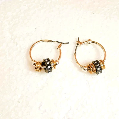 Pendientes de aro Nine West de tres tonos cuentas deslizantes con pedrería Foto 1 de 4