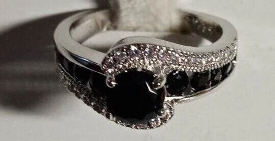 ANELLO DONNA ELEGANTE IN PIETRA NERA E ZIRCONI PLACCATO ARGENTO MISURA 15 - Immagine 1 di 1