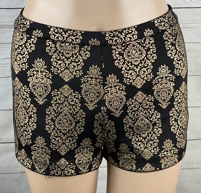 Pantalones Cortos Forever 21 Tap Pequeños Negro Dorado Estampado Floral Expuesto Espalda Cremallera Botín Foto 1 de 4