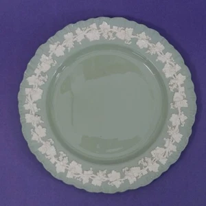 Plato de Cena WEDGWOOD QUEENSWARE Shelledge CREMA SOBRE CELADON 10" 669 - Imagen 1 de 4