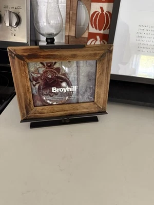 Marco de fotos de metal de madera Broyhill caballete soporte para fotos de 5x7 Foto 1 de 4