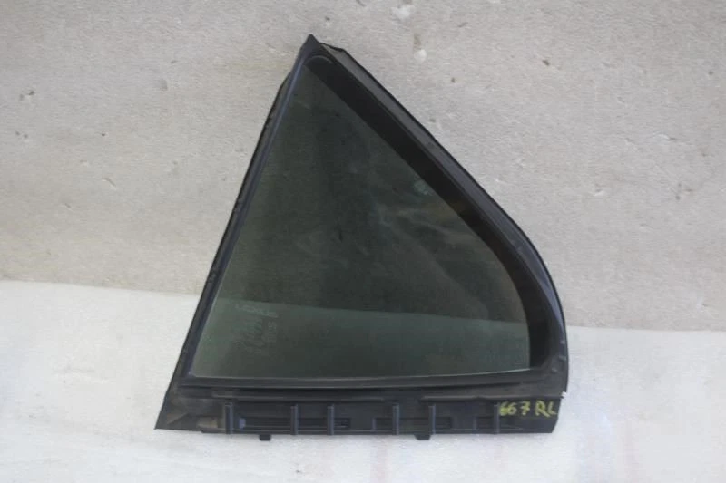 2015 LEXUS IS250 ЛЕВАЯ СТОРОНА ВОДИТЕЛЯ ЗАДНЯЯ ДВЕРЬ ВЕНТИЛЯЦИОННОЕ СТЕКЛО ОКНО - Изображение 1 из 4