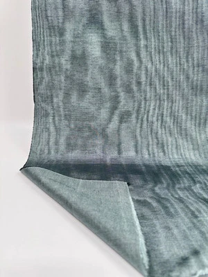 Ткань муар шалфей зеленый шелк на 2 метра с узором водяного знака - Изображение 1 из 4