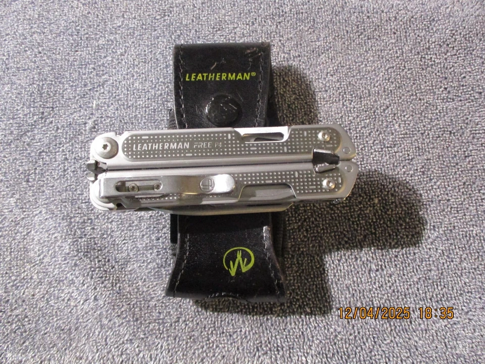 Clipe de bolso aposentado Leatherman USA Free P4 SS multi-ferramenta com bainha ESTADO PERFEITO - Imagem 1 de 4