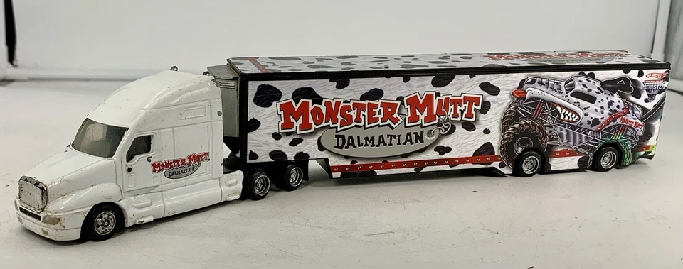 Camión de transporte pesado Hot Wheels Monster Jam Monster Mutt Dalmatian 2008 Foto 1 de 4