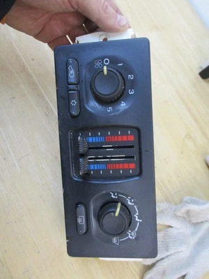 02-09 雪佛兰开拓者 GMC 特使空调加热器气候温度控制 06 — 第 1/4 张图片