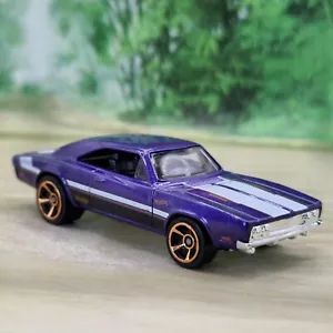 Hot Wheels '69 Dodge Charger 500 Diecast Model 1/64 (10) Excellent Condition - Picture 1 of 6