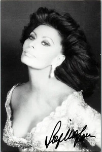 Sophia Loren Signed Photo - 4x6 - with Envelope to Fan -  PH1  - Picture 1 of 4