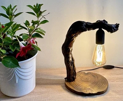 Tischlampe - Handgefertigte Tischlampe Aus Treibholz.  - Bild 1 von 4